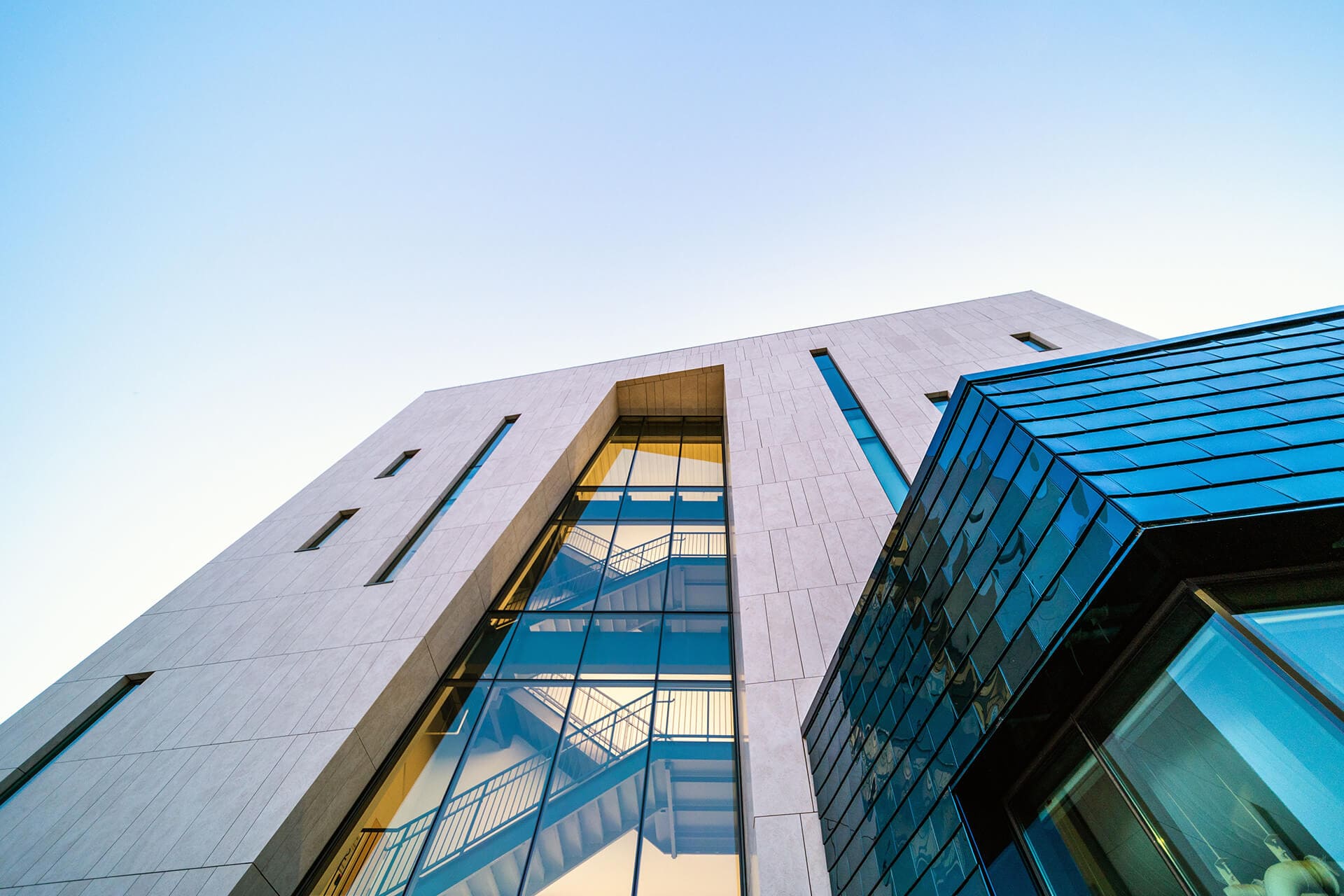 الاتجاهات الناشئة في الذكاء الاصطناعي للأنظمة ذاتية الحكم